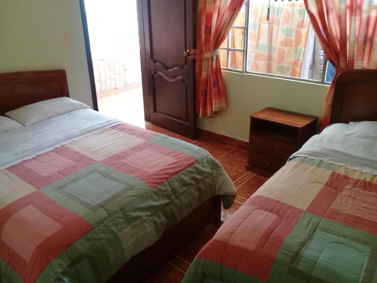 Hostal Amazonia y sol Baños Kültér fotó