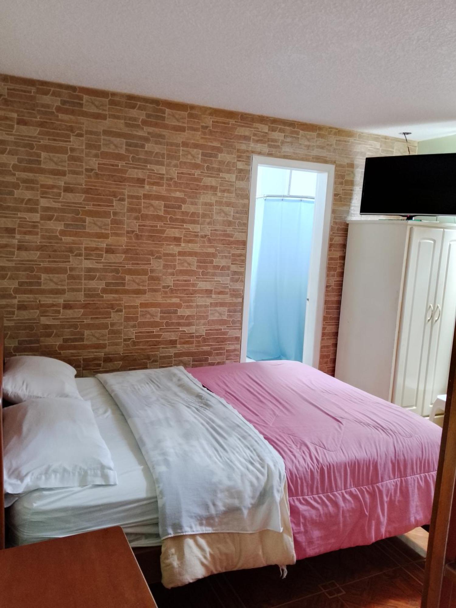 Hostal Amazonia y sol Baños Kültér fotó