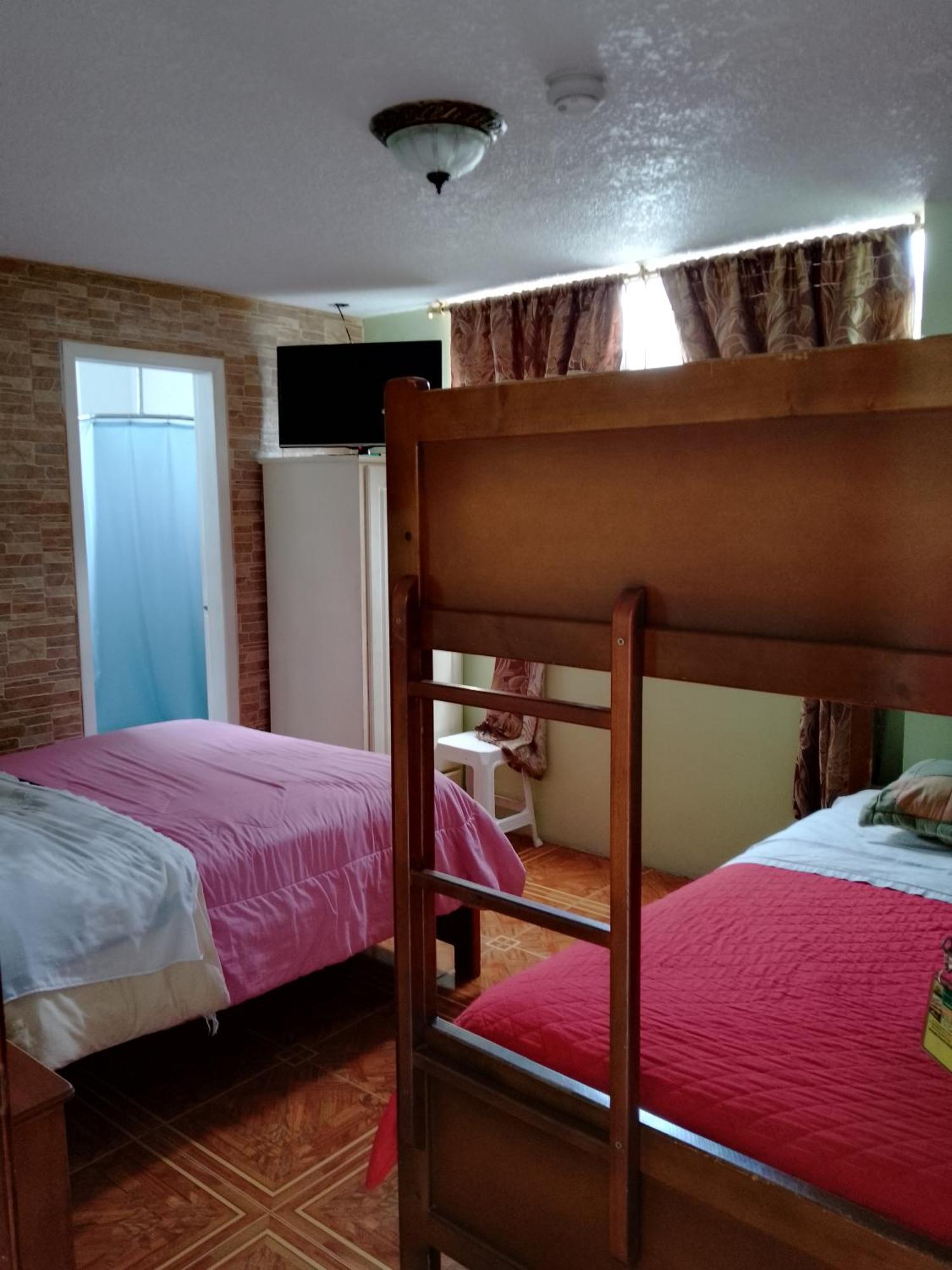 Hostal Amazonia y sol Baños Kültér fotó