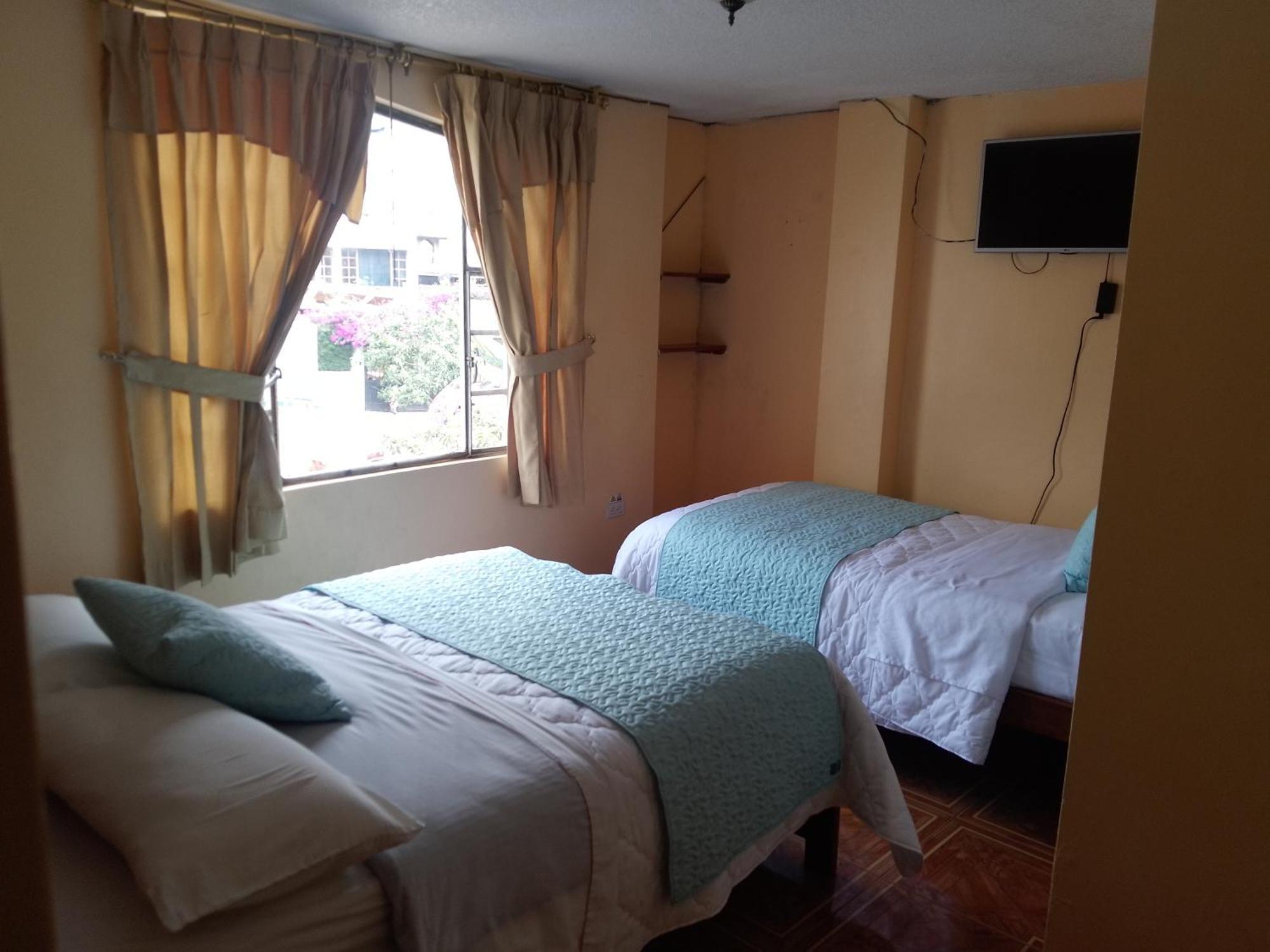 Hostal Amazonia y sol Baños Kültér fotó
