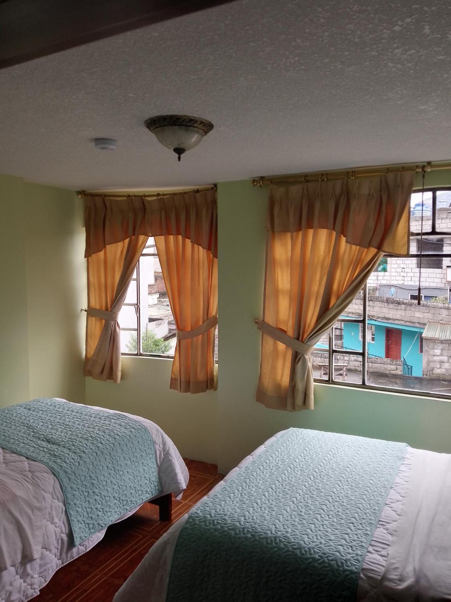 Hostal Amazonia y sol Baños Kültér fotó