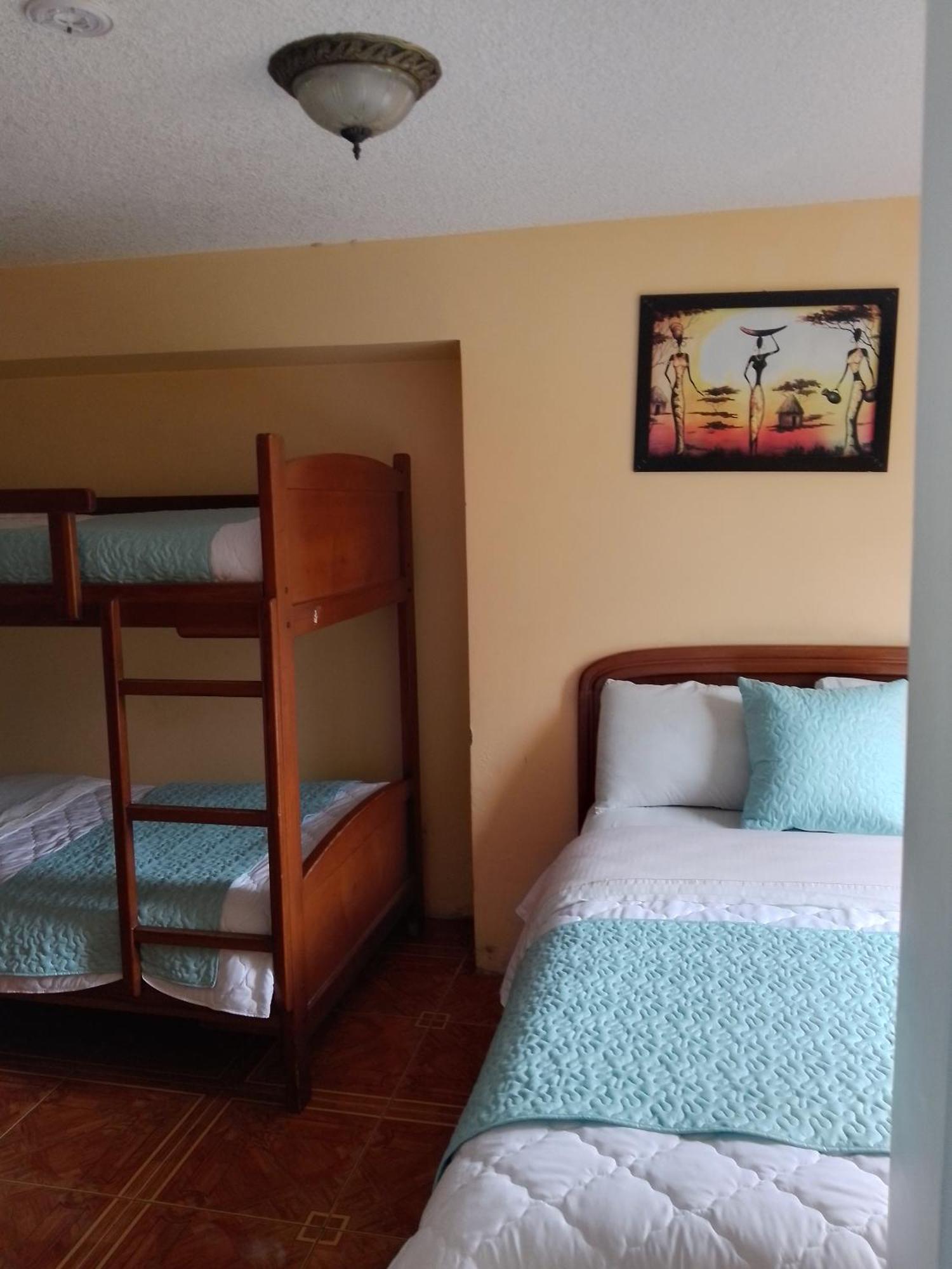 Hostal Amazonia y sol Baños Kültér fotó