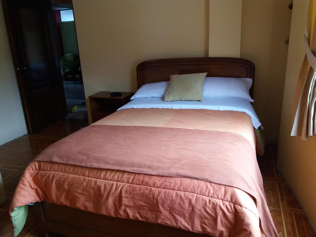 Hostal Amazonia y sol Baños Kültér fotó