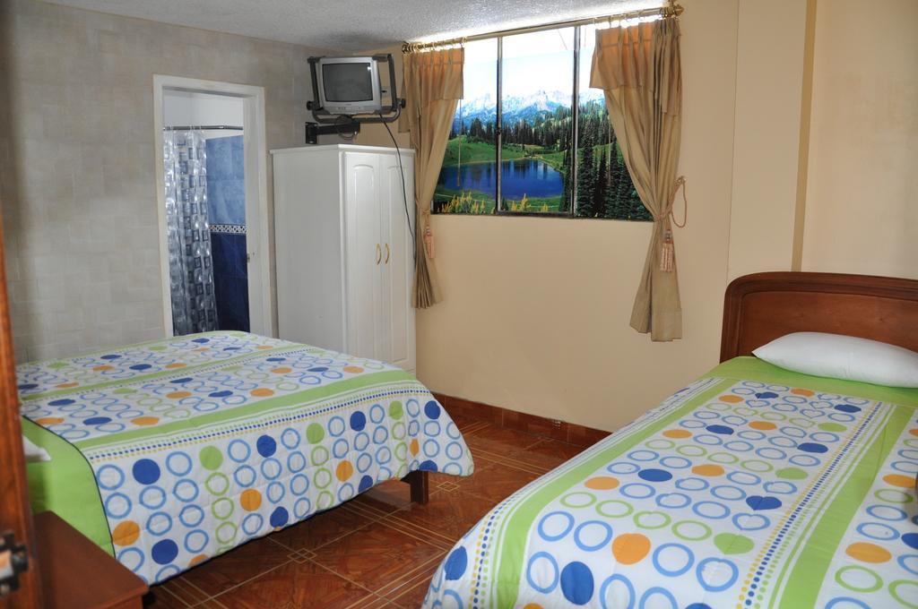 Hostal Amazonia y sol Baños Kültér fotó